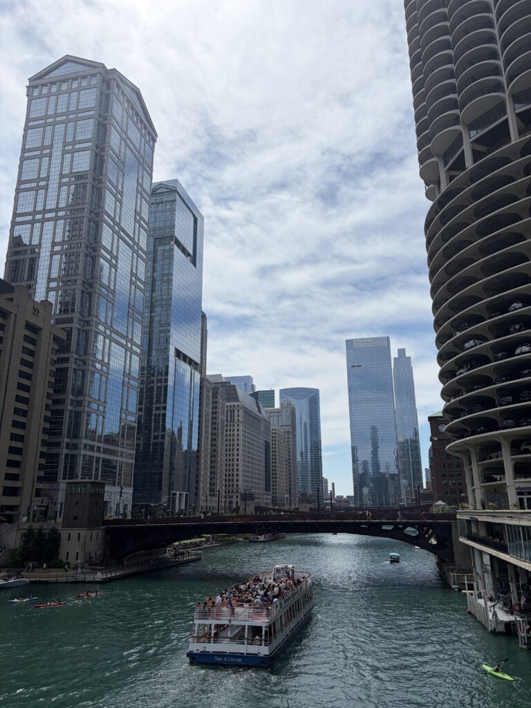 Chicago River architecture cruise boat with Marina City corncob towers